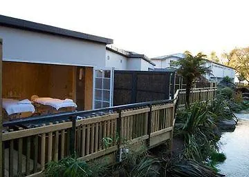 Wai Ora Lakeside Spa Resort Rotorua 4*,